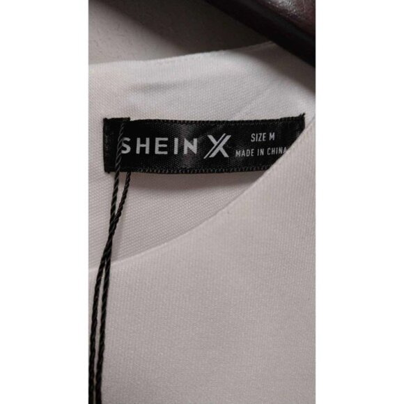 NWT This gorgeous white dress is by Shein. Size Medium - Picture 3 of 3